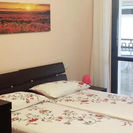 Nina's Princess Park Апартаменты *